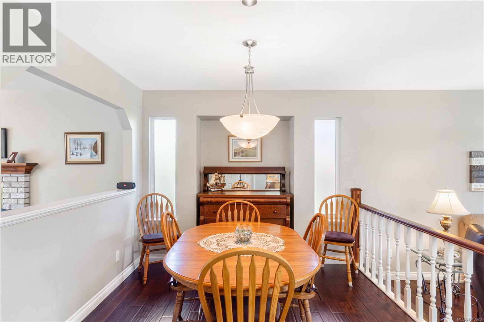 571 Hollywood Rd, Qualicum Beach