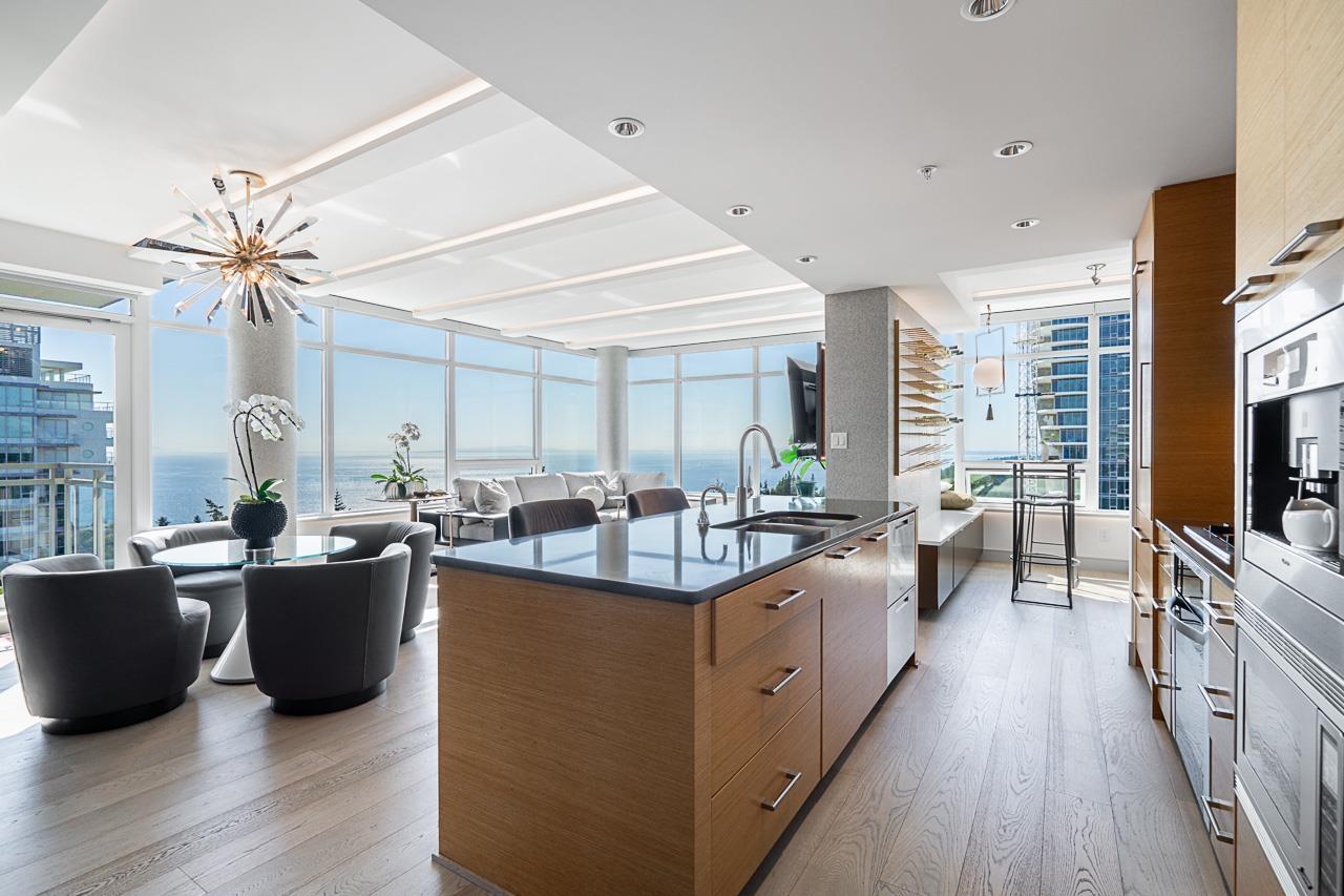 1402 15152 RUSSELL AVENUE, White Rock