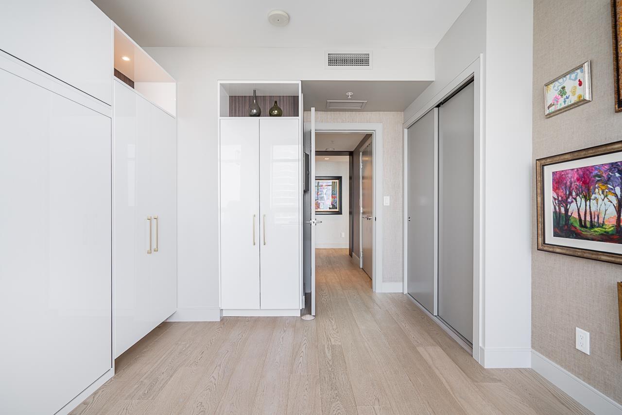 1402 15152 RUSSELL AVENUE, White Rock
