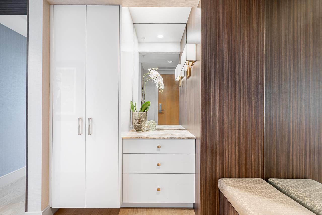 1402 15152 RUSSELL AVENUE, White Rock