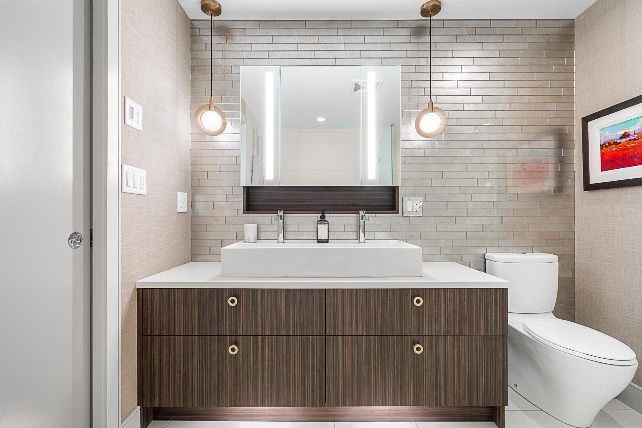 1402 15152 RUSSELL AVENUE, White Rock