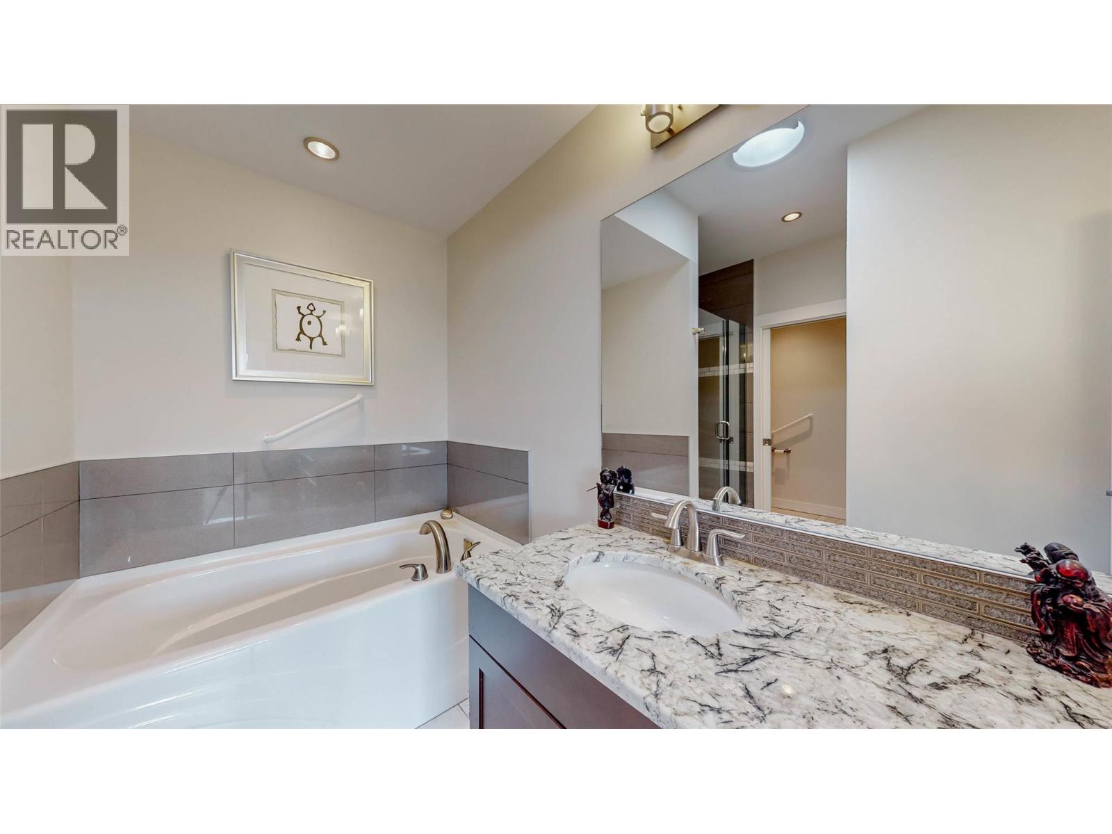 2000 VALLEYVIEW Drive Unit# 20, Osoyoos