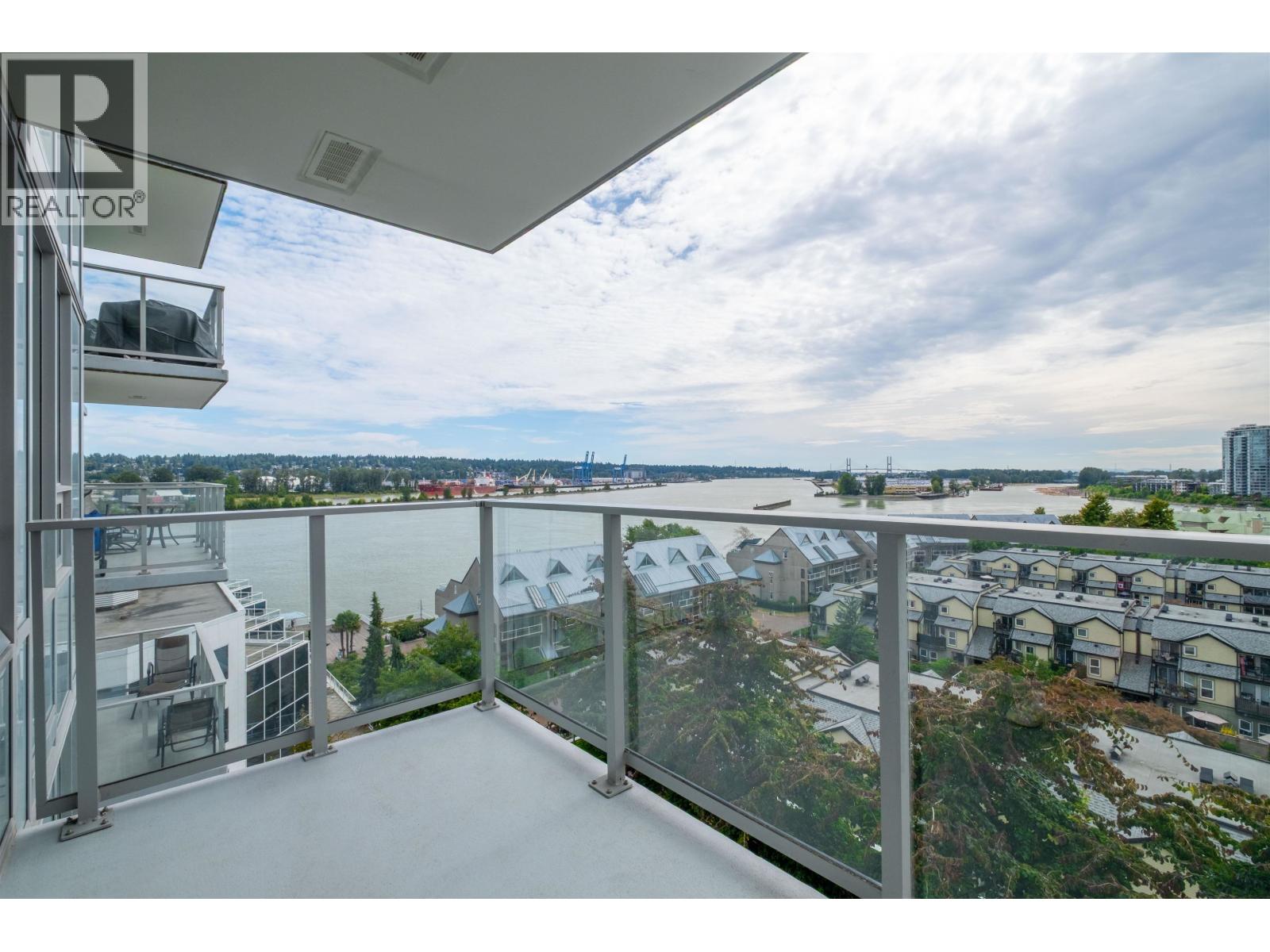 912 988 QUAYSIDE DRIVE, New Westminster