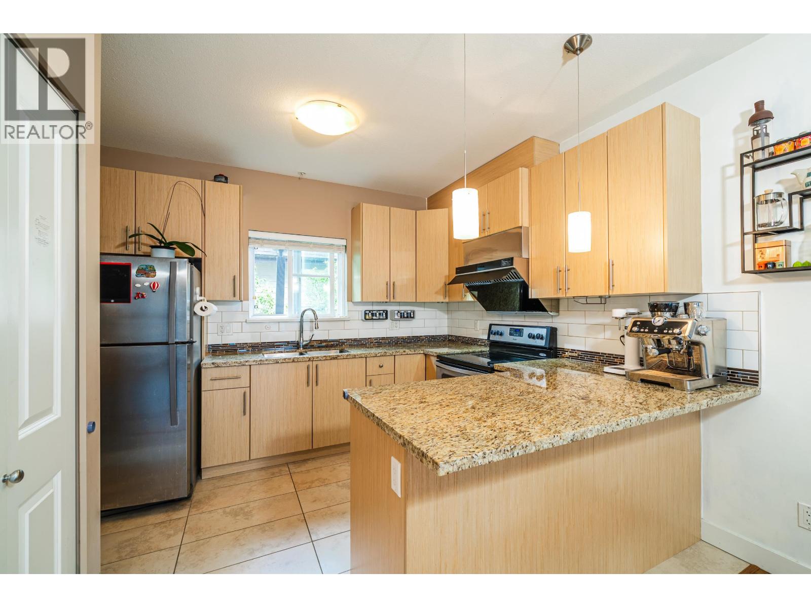 227 3888 NORFOLK STREET, Burnaby