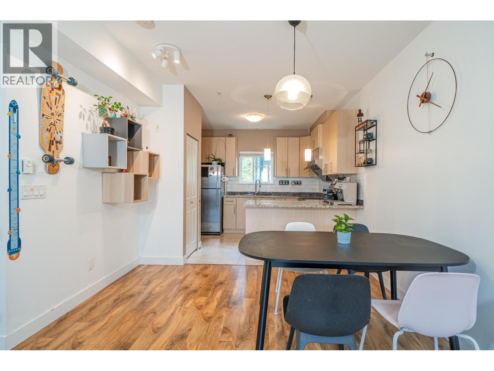 227 3888 NORFOLK STREET, Burnaby