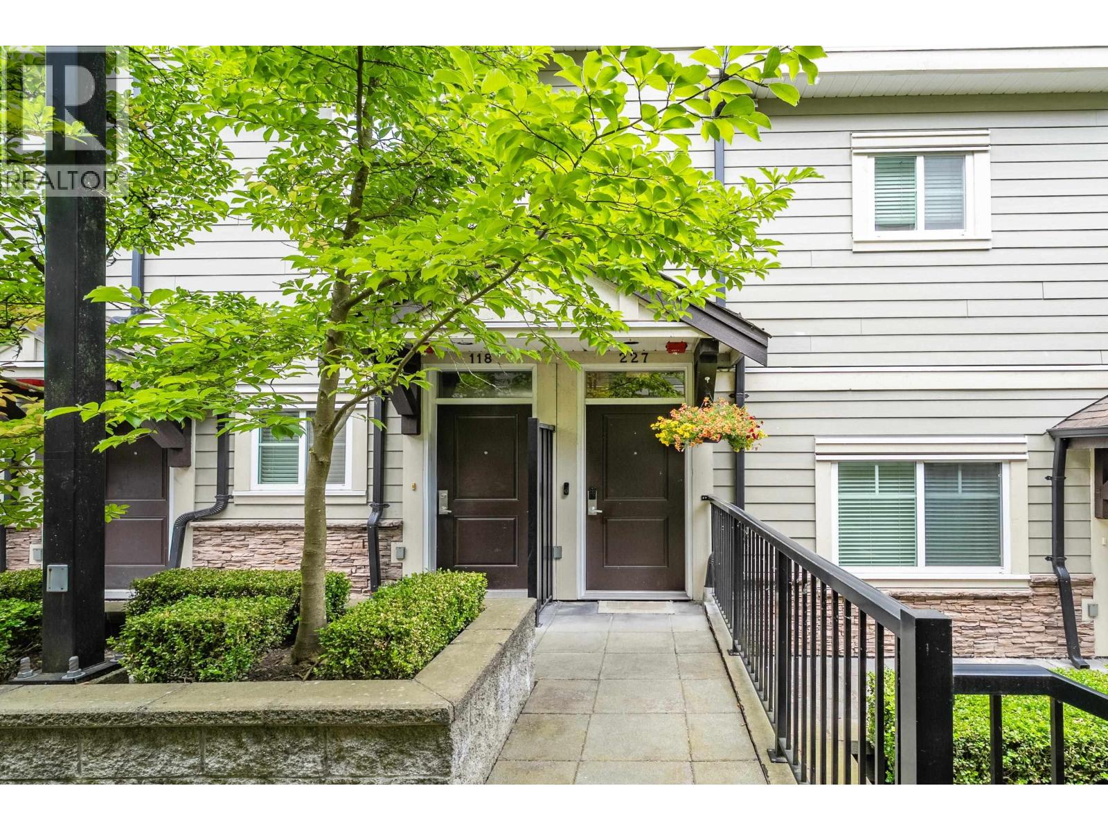227 3888 NORFOLK STREET, Burnaby