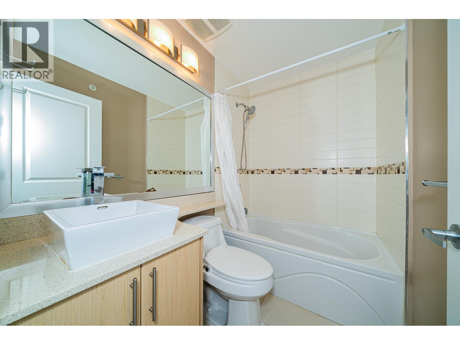 227 3888 NORFOLK STREET, Burnaby