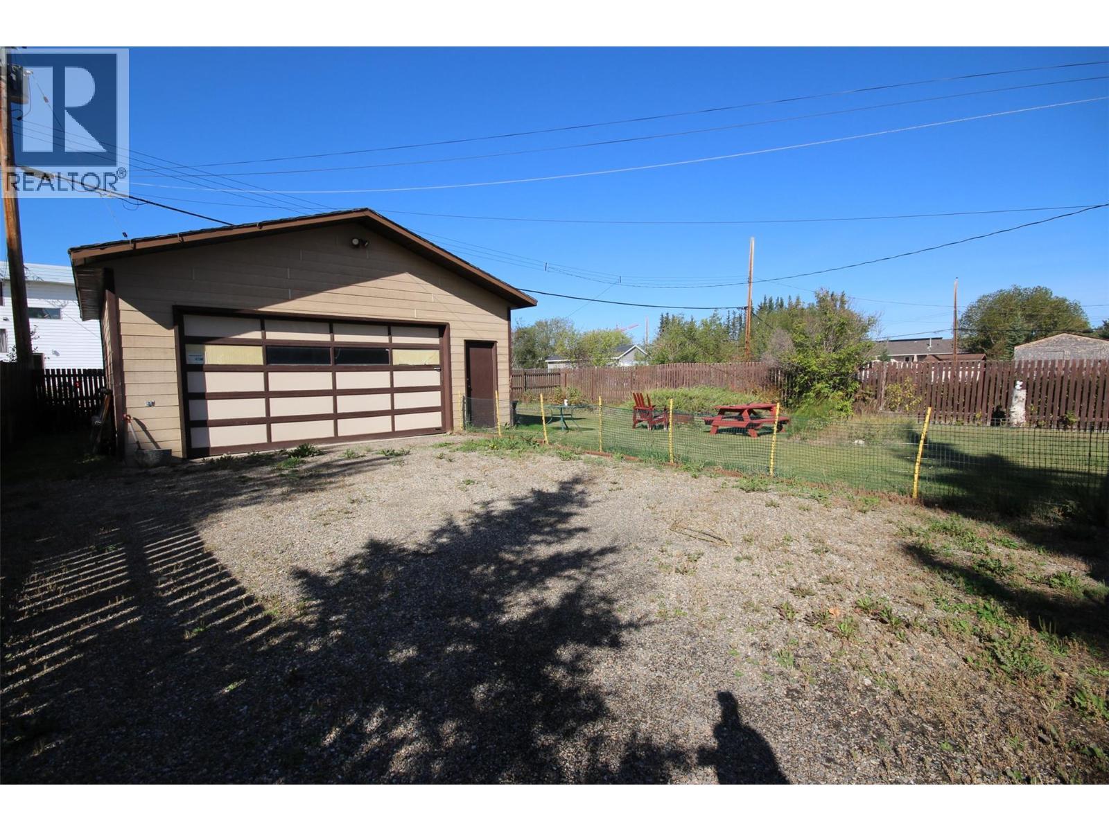 11609 9 Street, Dawson Creek