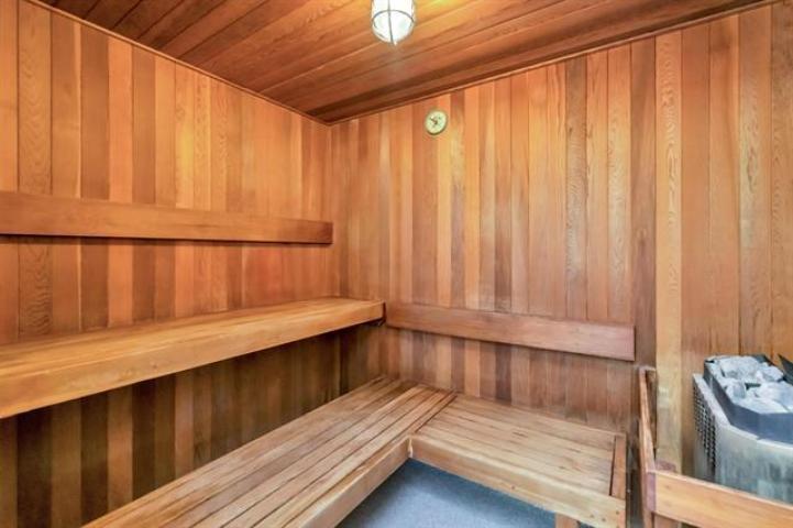 812 15111 RUSSELL AVENUE, White Rock