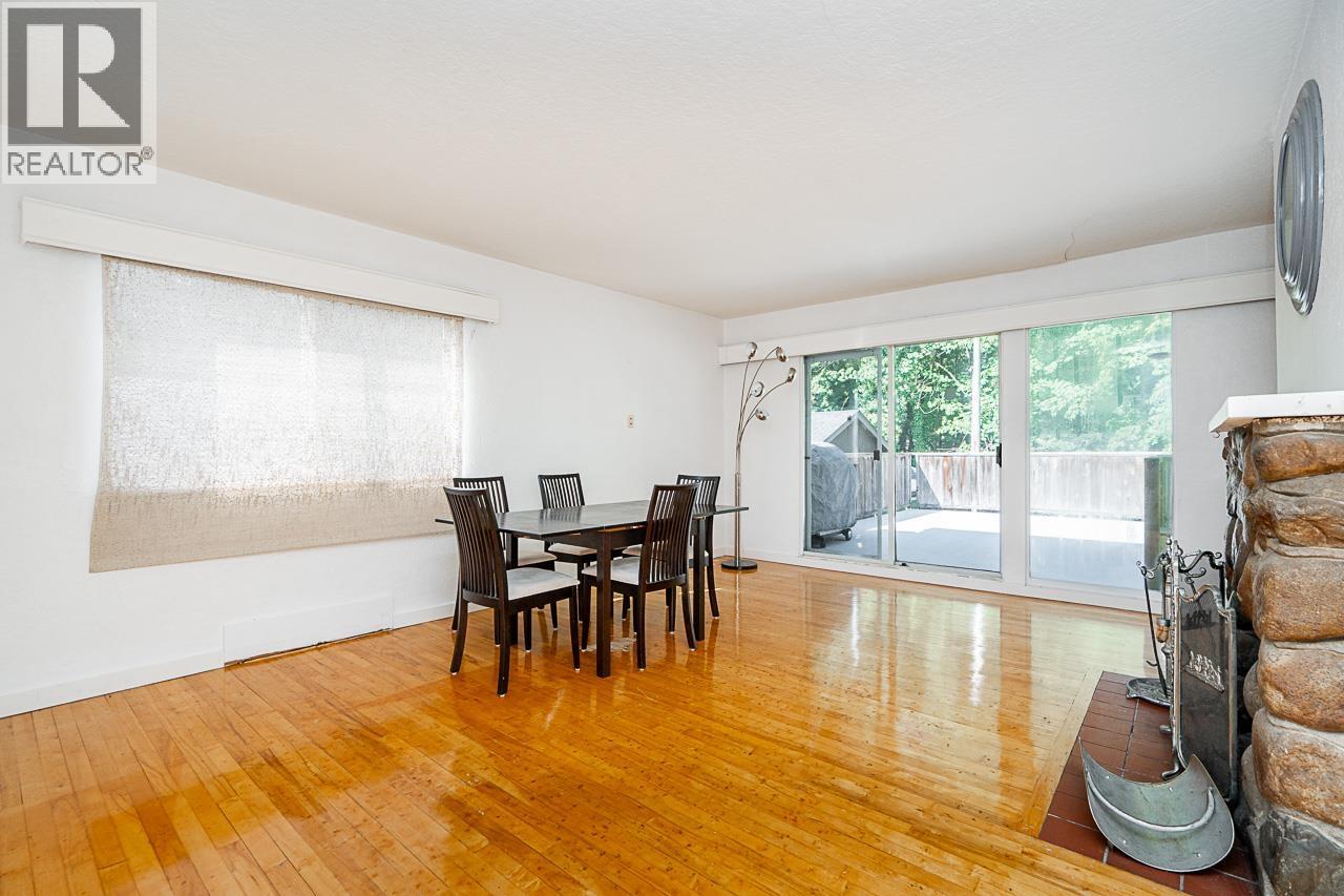 2212 OLD DOLLARTON ROAD, North Vancouver