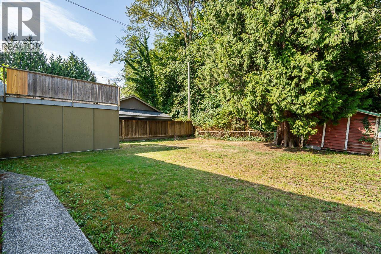 2212 OLD DOLLARTON ROAD, North Vancouver