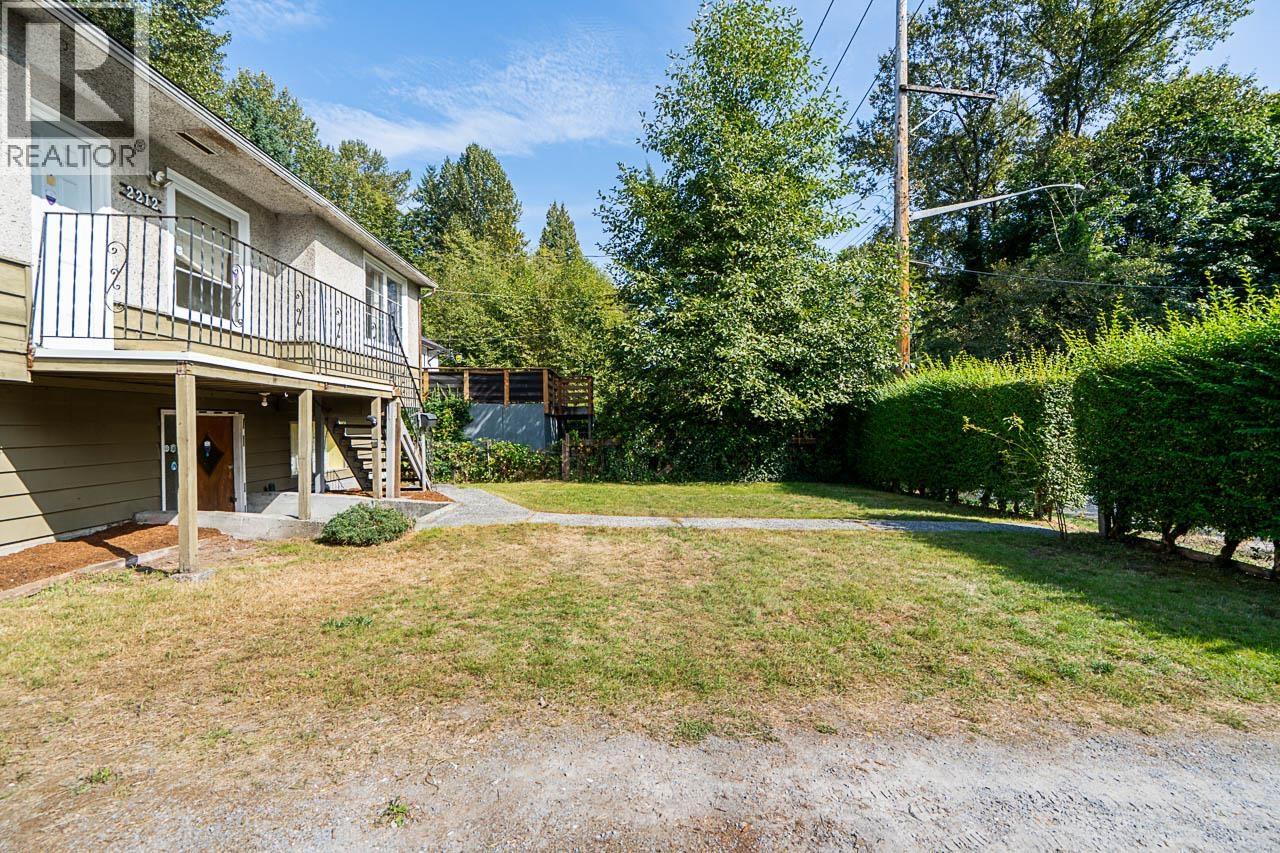 2212 OLD DOLLARTON ROAD, North Vancouver