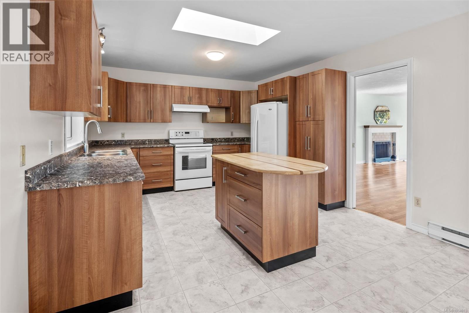 4243 Panorama Dr, Saanich