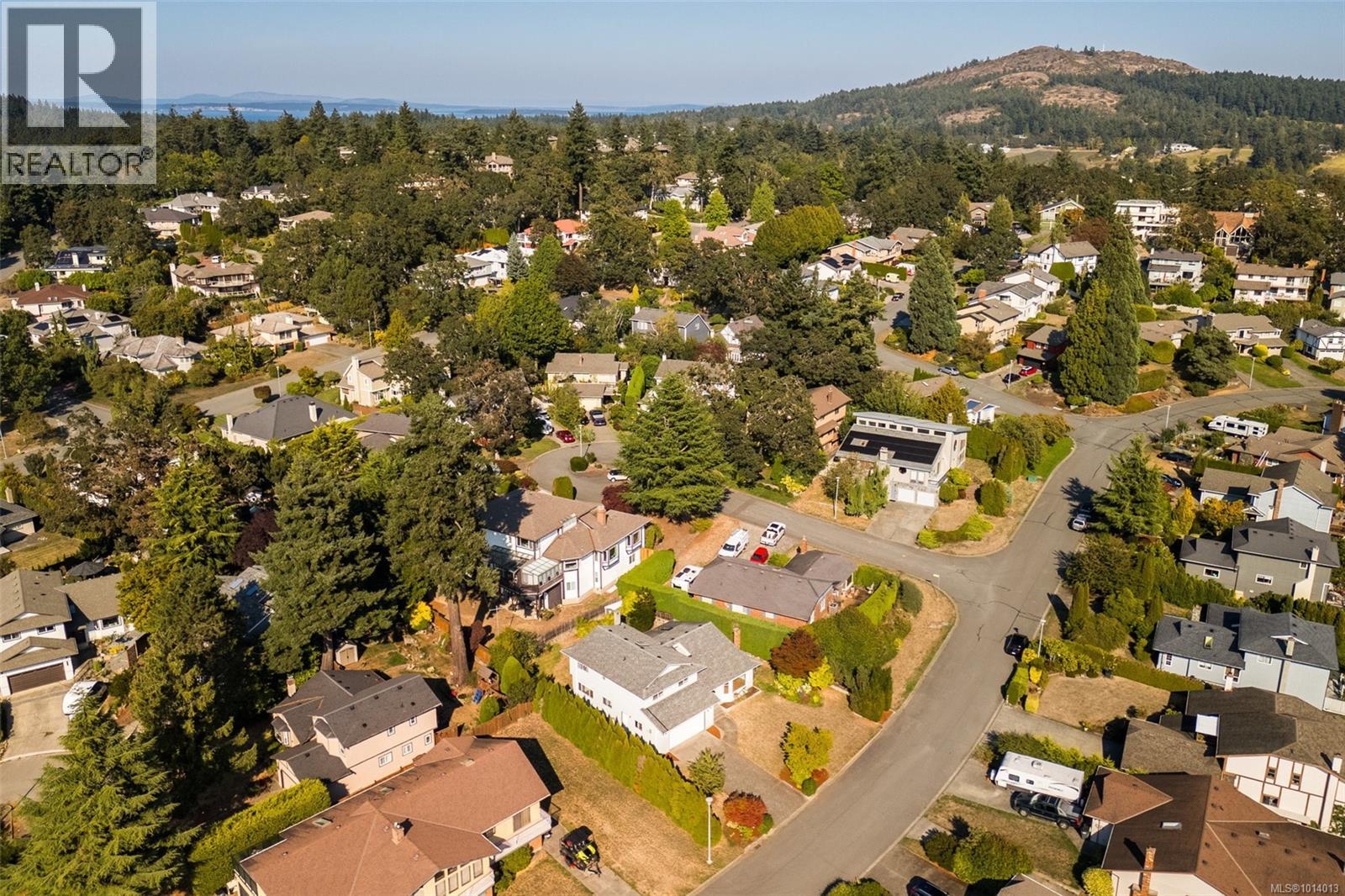 4243 Panorama Dr, Saanich