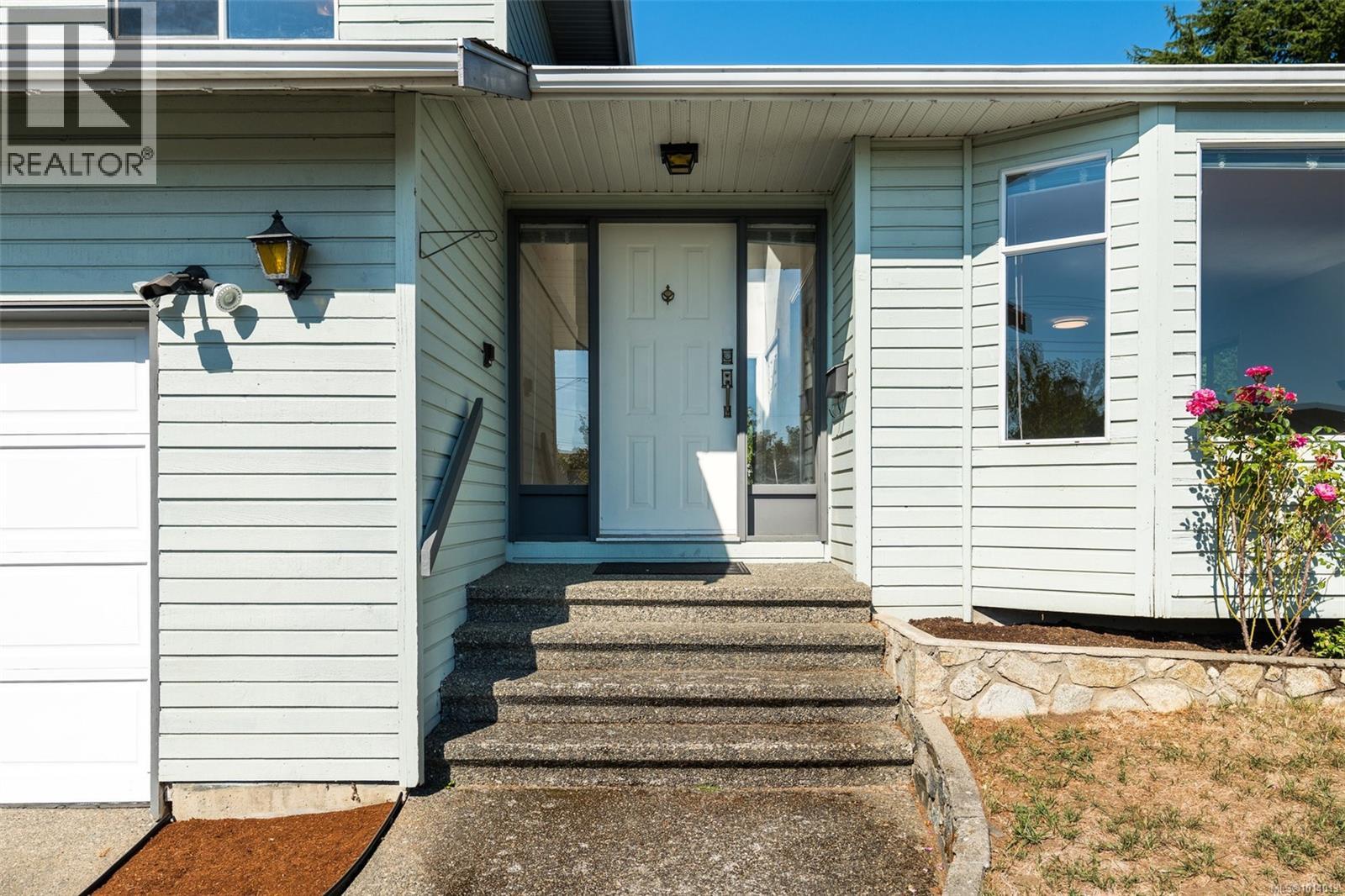 4243 Panorama Dr, Saanich