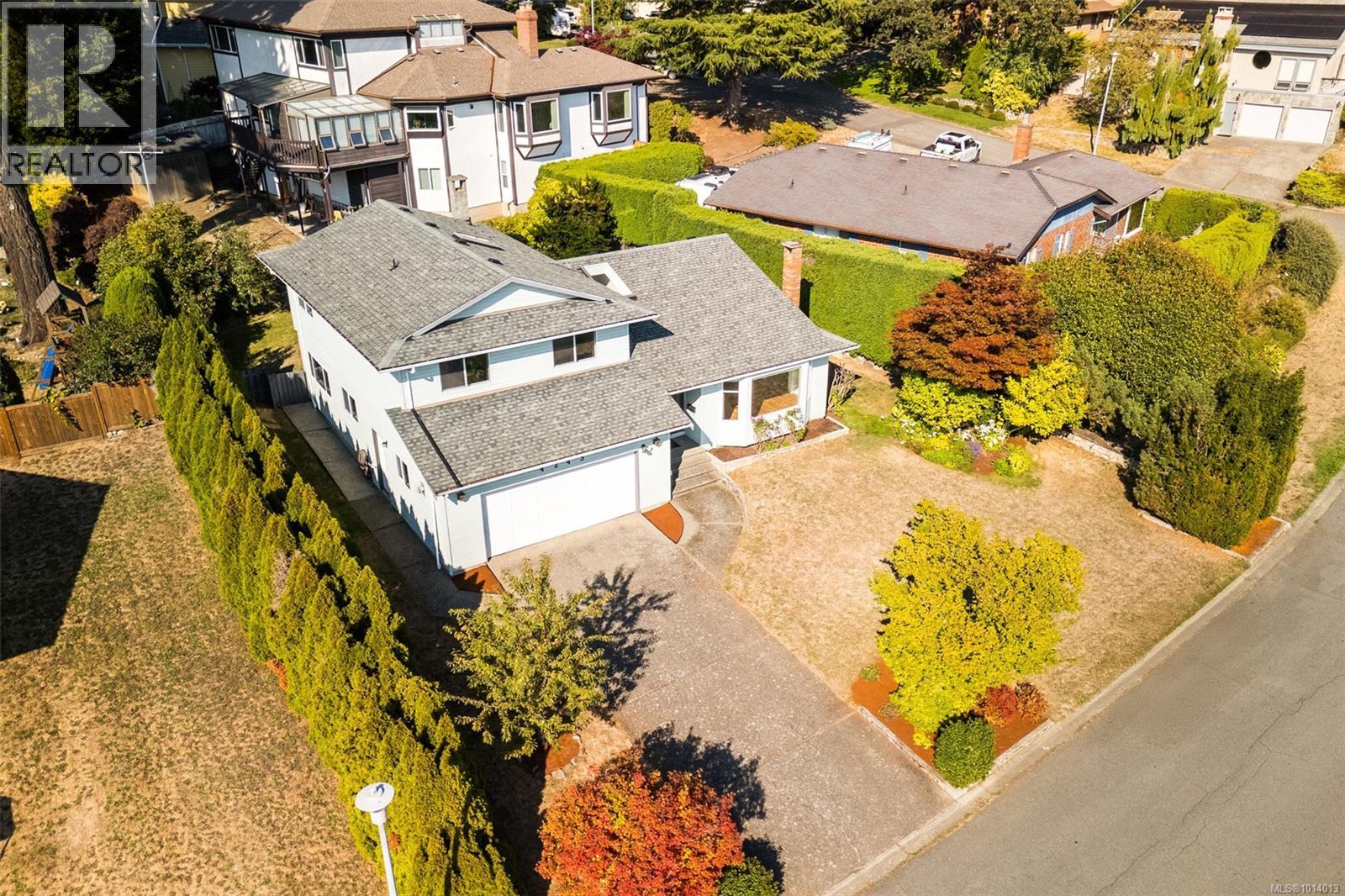 4243 Panorama Dr, Saanich