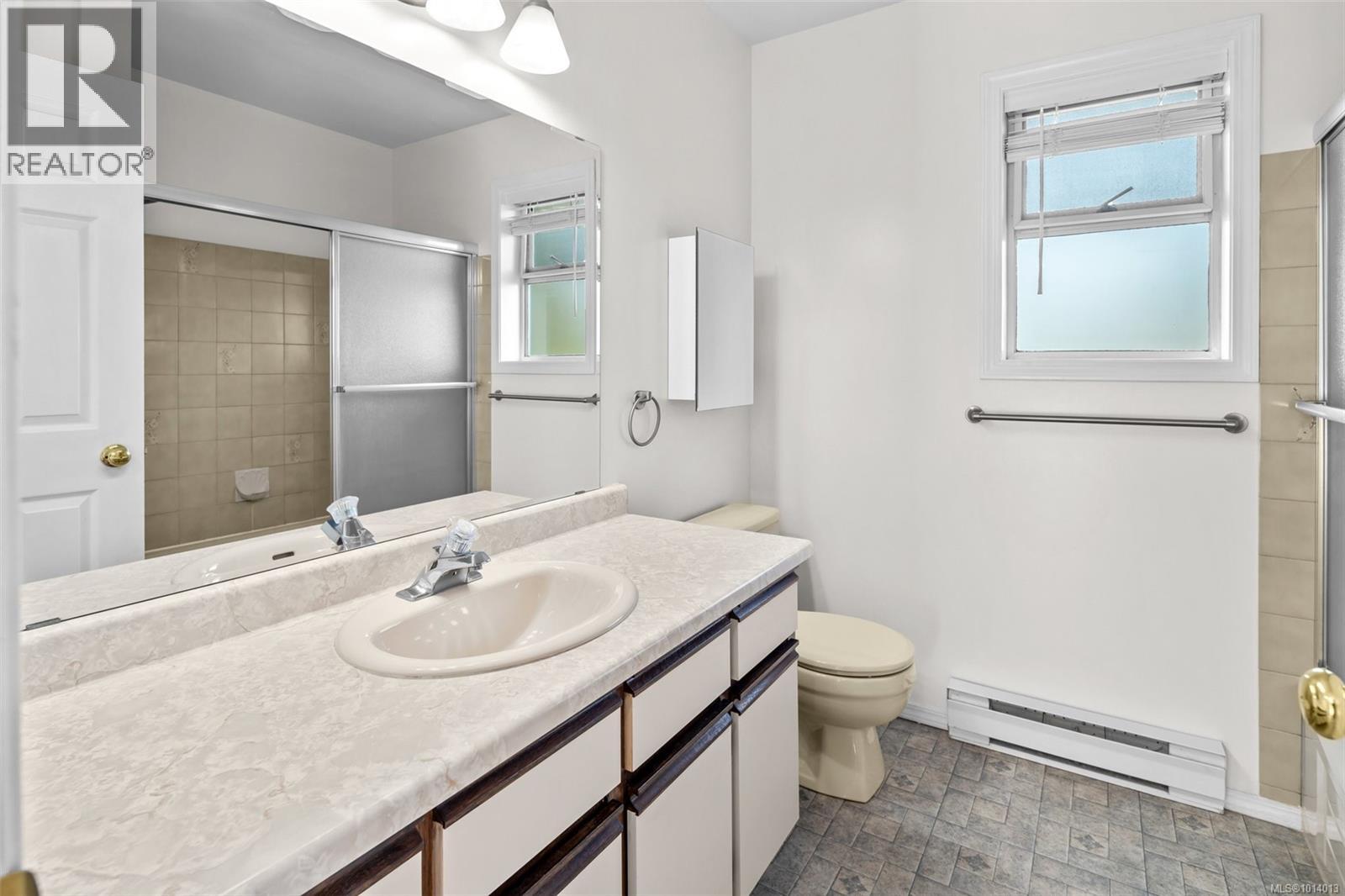 4243 Panorama Dr, Saanich