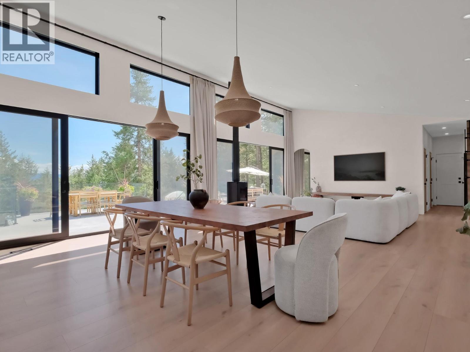 9485 Houghton Road, Fintry