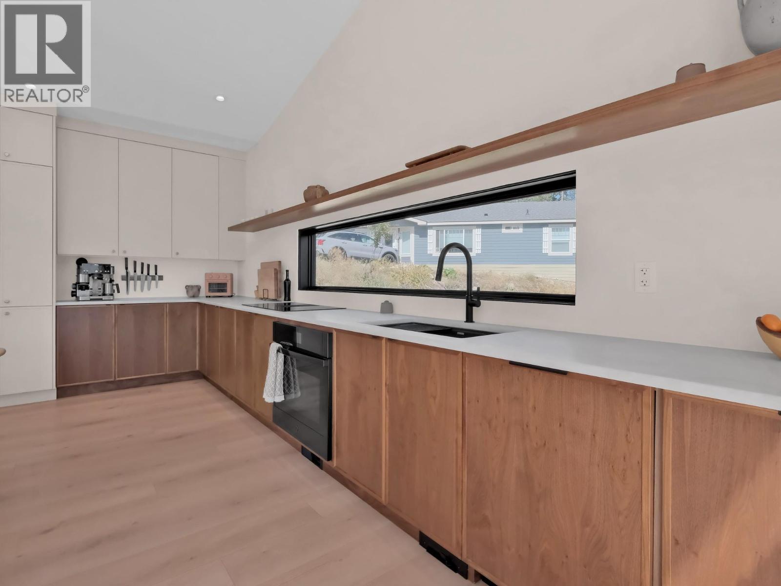 9485 Houghton Road, Fintry