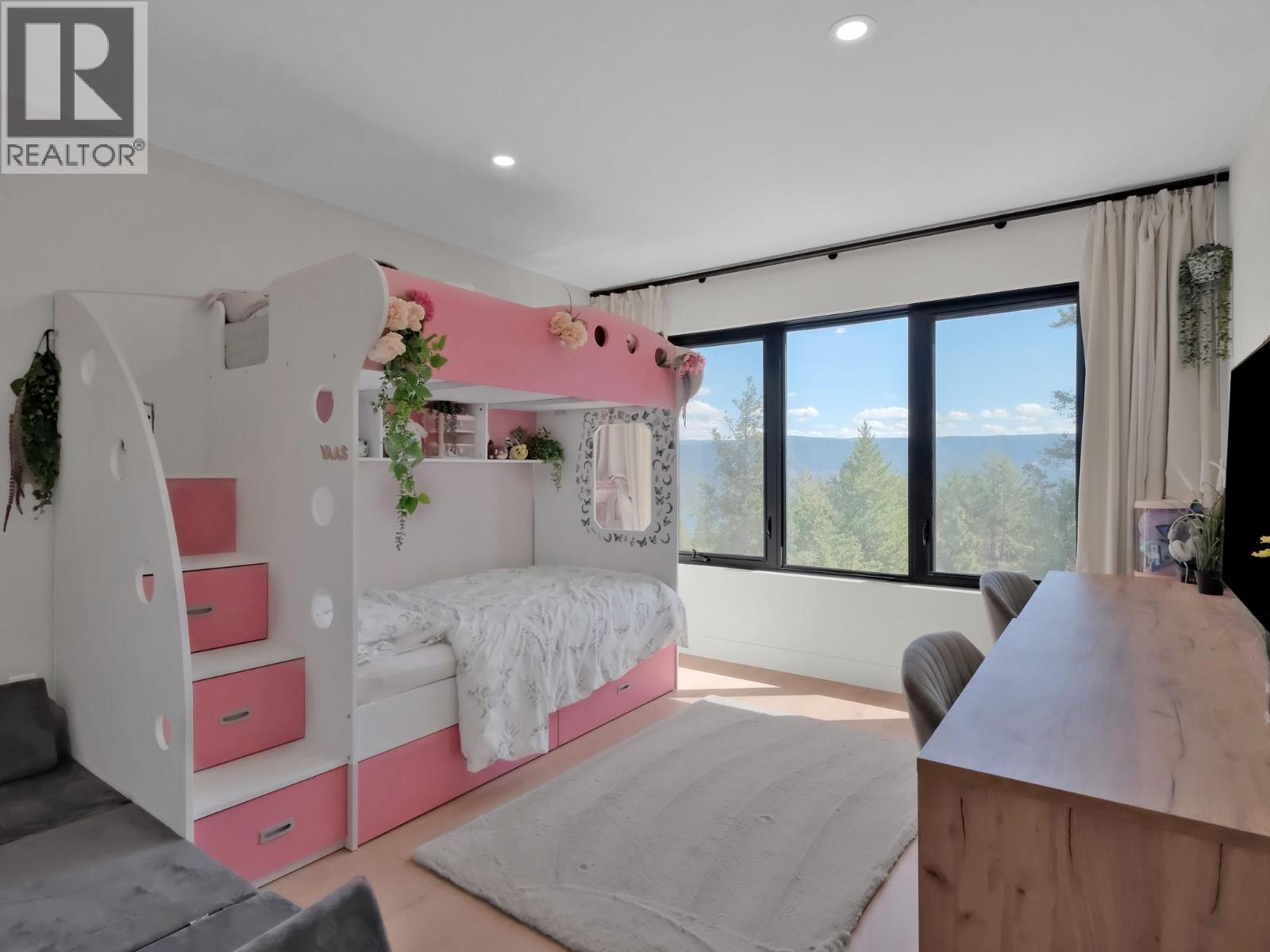 9485 Houghton Road, Fintry