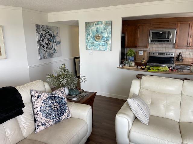 812 15111 RUSSELL AVENUE, White Rock