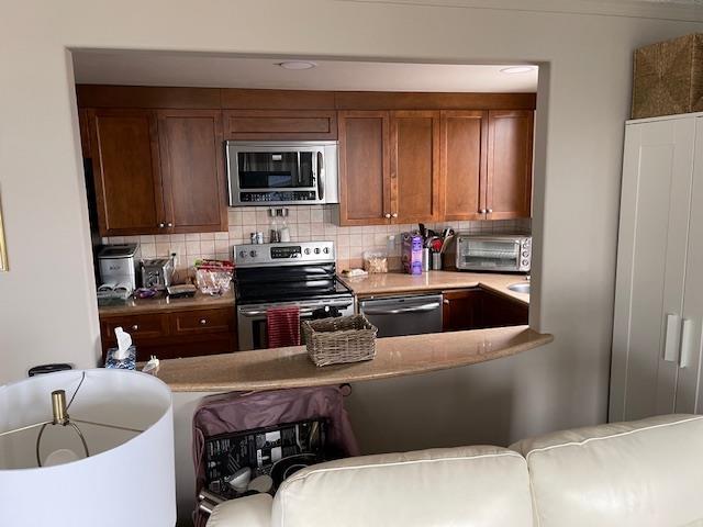 812 15111 RUSSELL AVENUE, White Rock