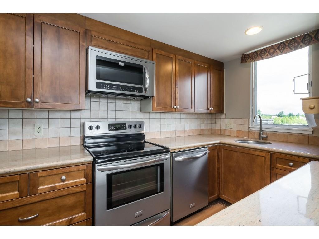 812 15111 RUSSELL AVENUE, White Rock