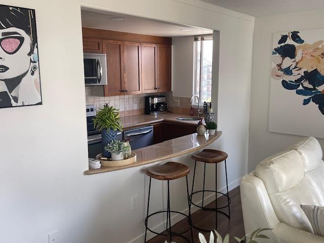 812 15111 RUSSELL AVENUE, White Rock