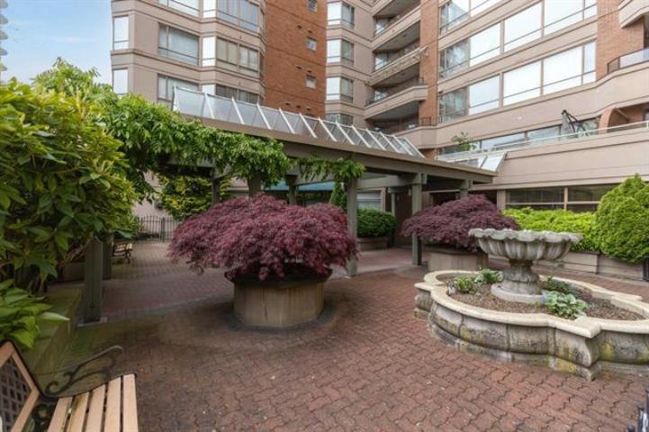 812 15111 RUSSELL AVENUE, White Rock