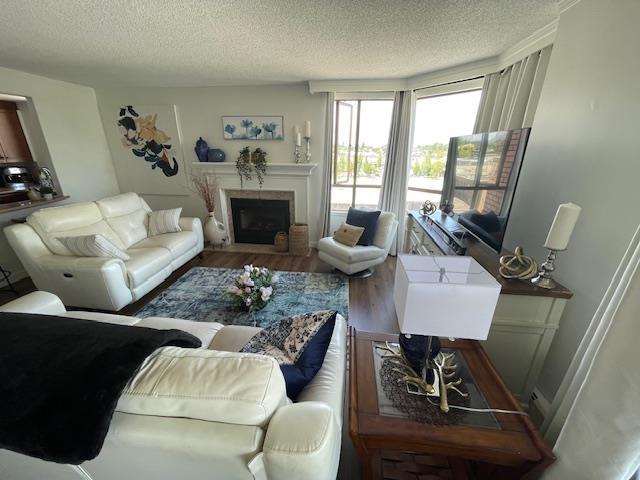 812 15111 RUSSELL AVENUE, White Rock