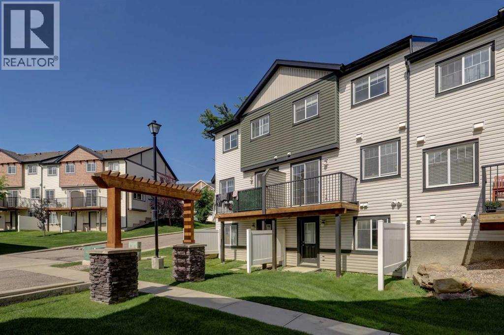 Single Family House for Sale in  Pantego Lane NW Panorama Hills Calgary 