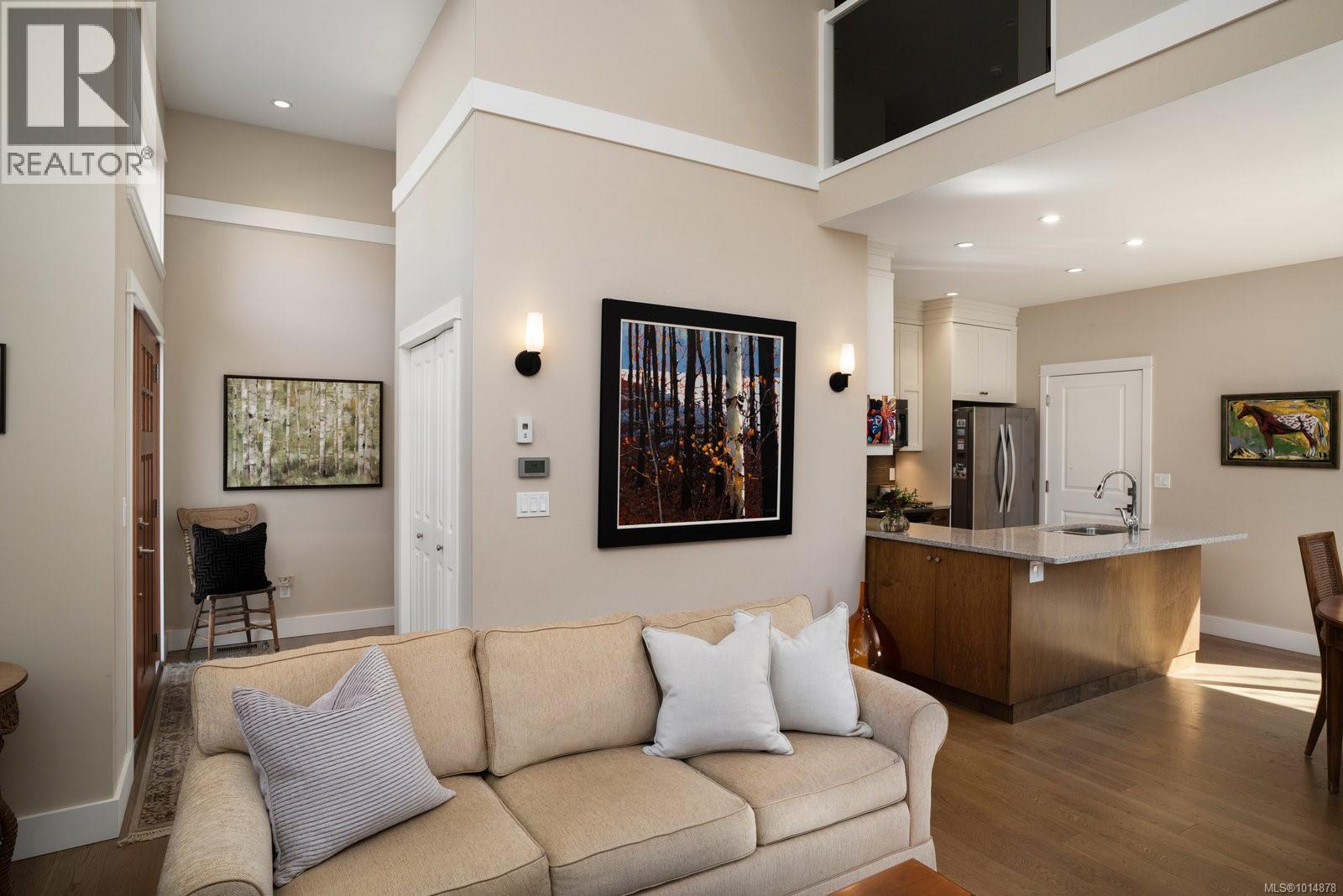 2 2430 Henry Avenue, Sidney