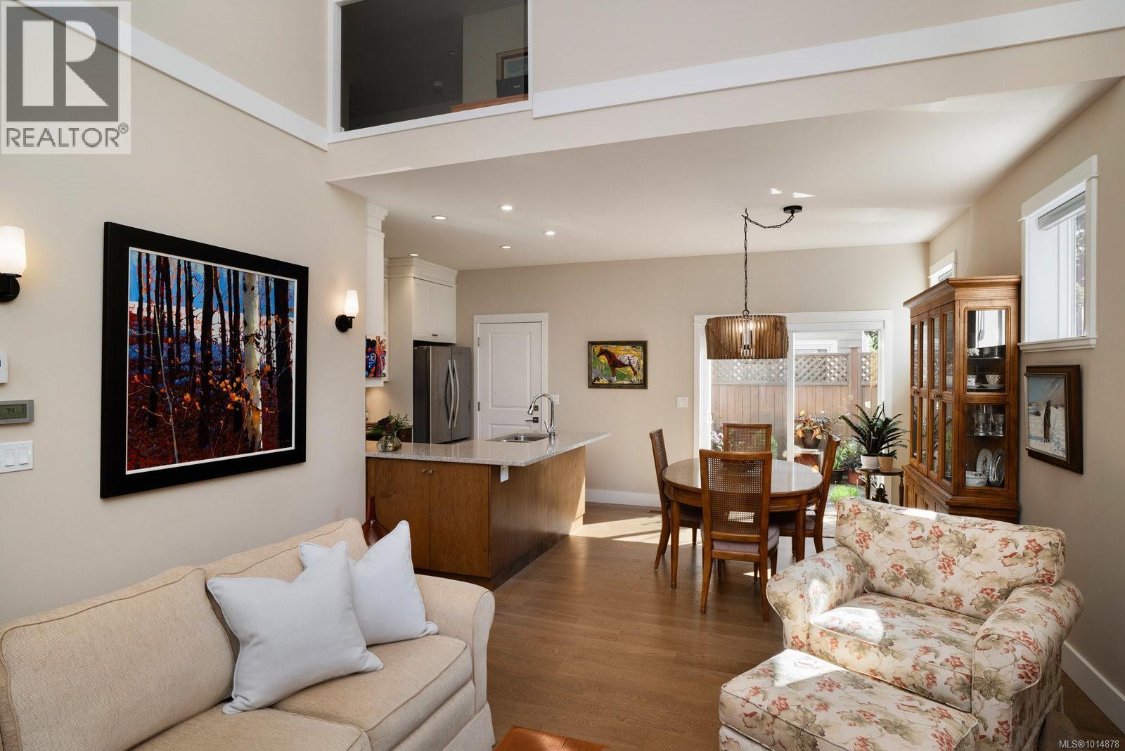 2 2430 Henry Avenue, Sidney