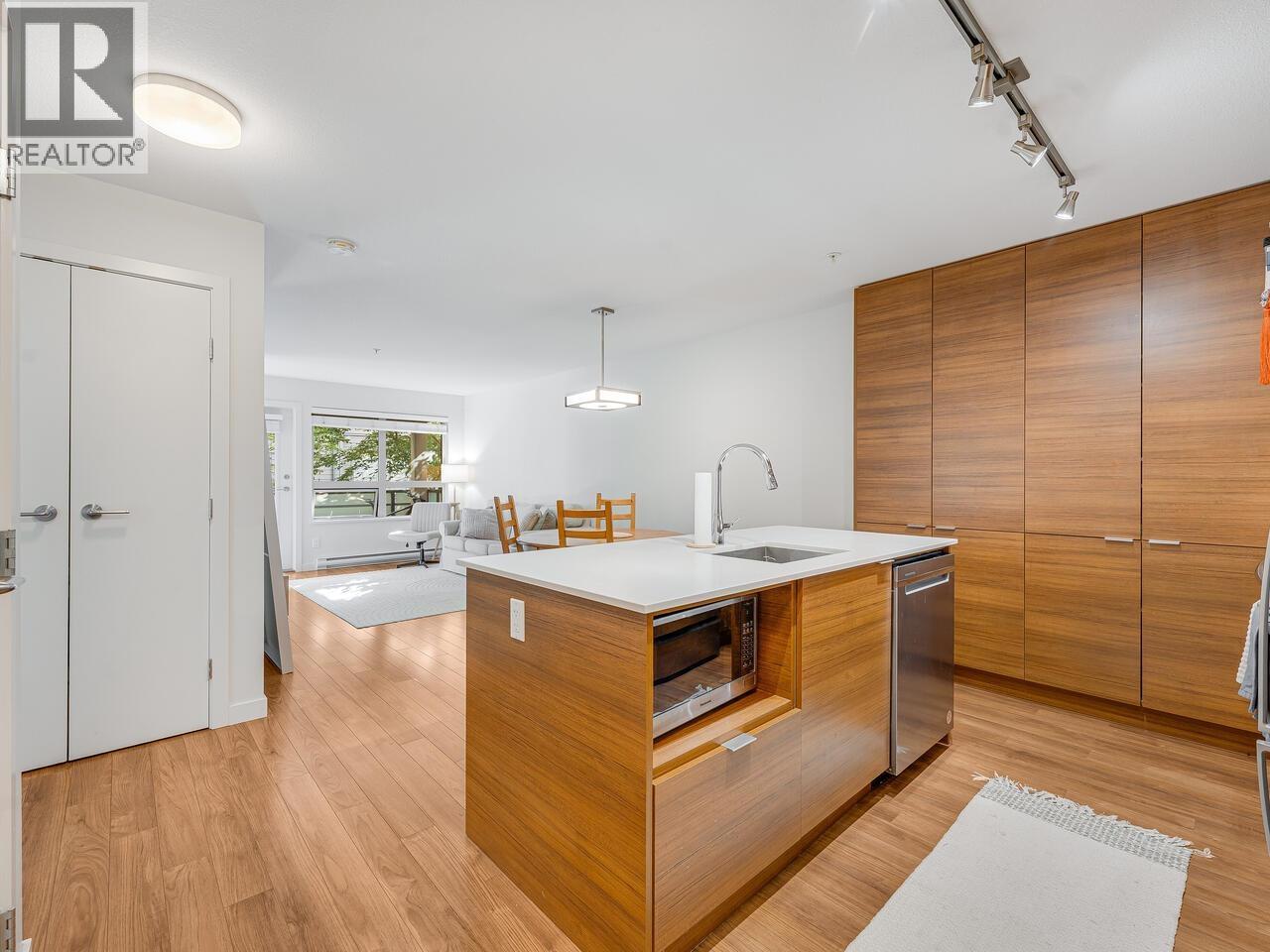 313 1677 LLOYD AVENUE, North Vancouver