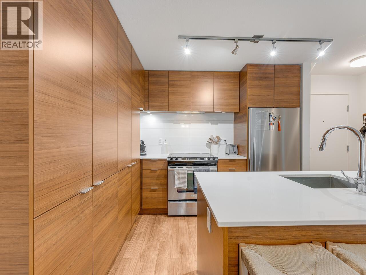 313 1677 LLOYD AVENUE, North Vancouver