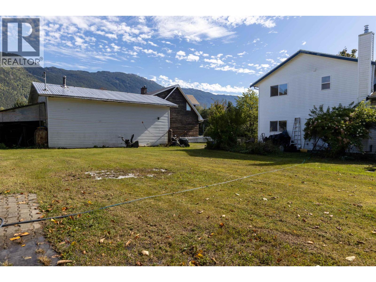 3566 NEWELL AVENUE - 17