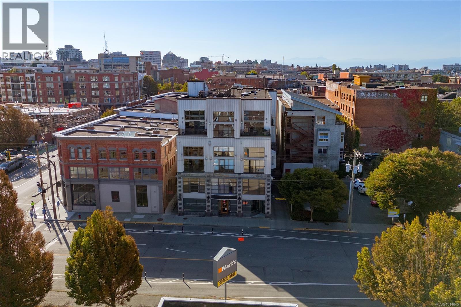 305 555 Chatham Street, Victoria