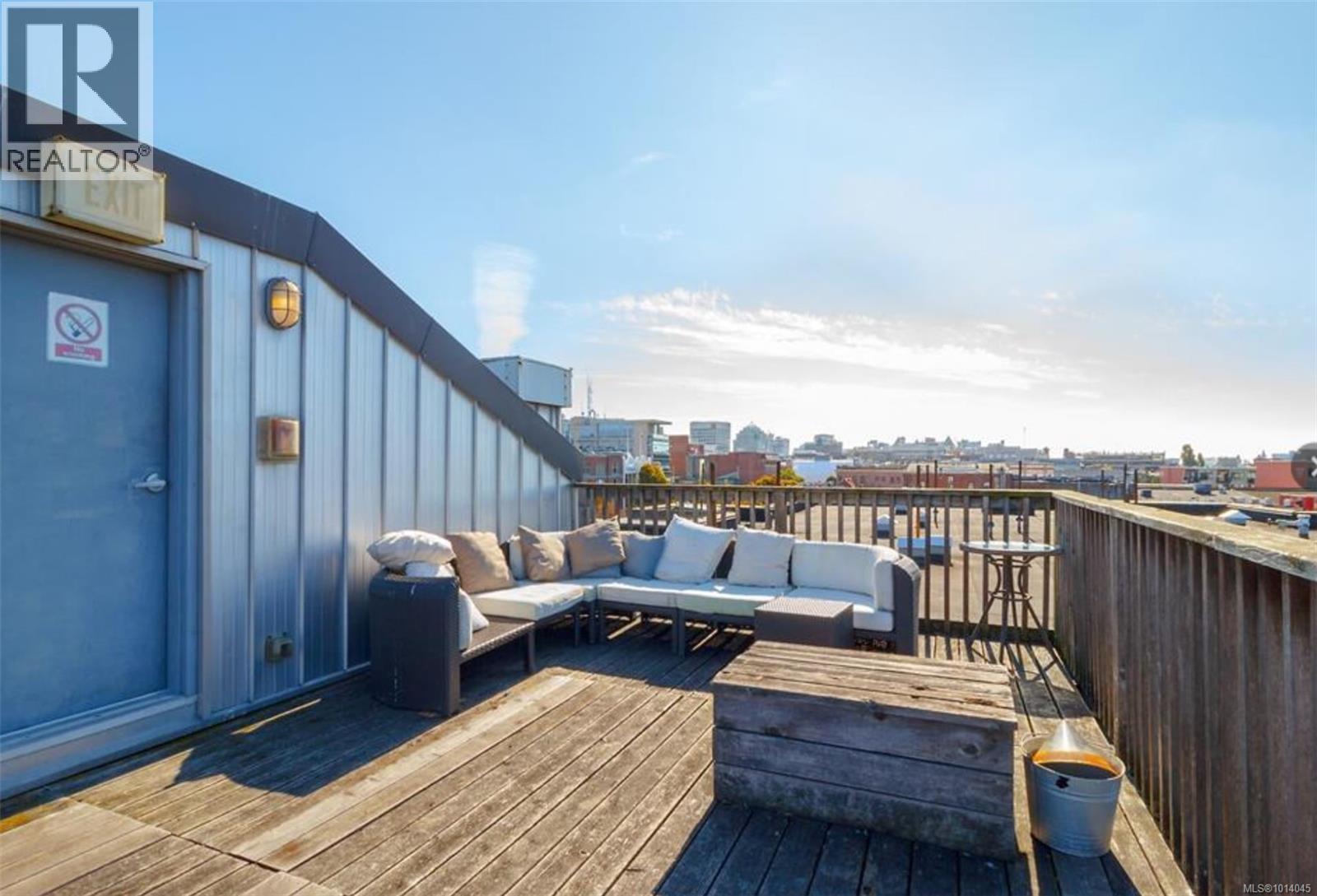 305 555 Chatham Street, Victoria
