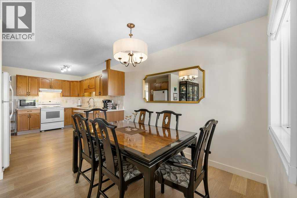 Single Family House for Sale in  Macewan Park Heights NW MacEwan Glen Calgary 
