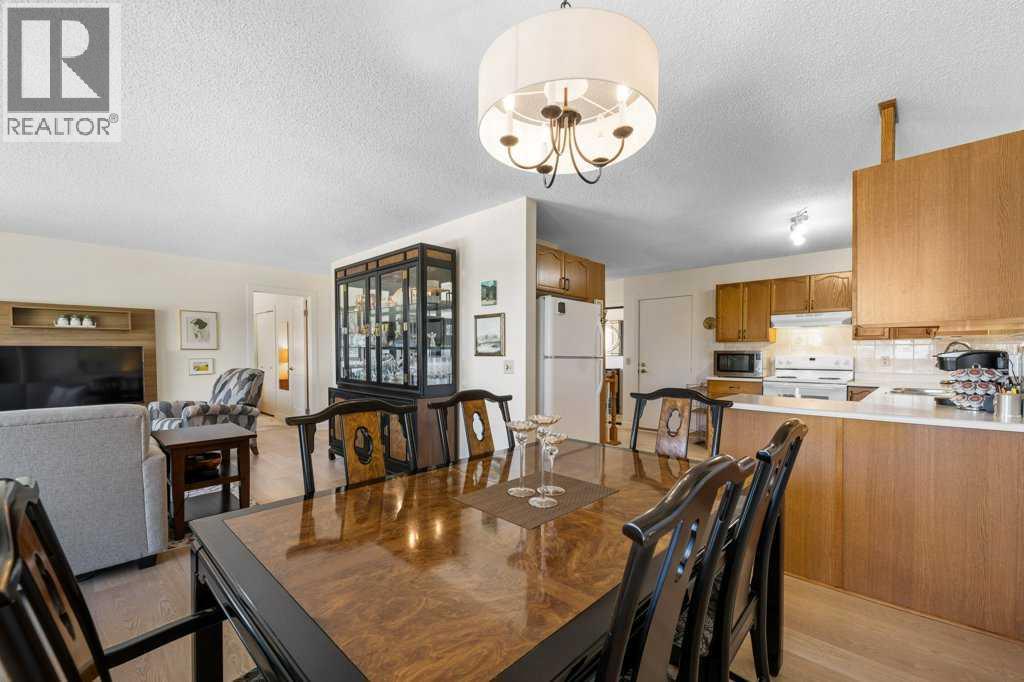 Single Family House for Sale in  Macewan Park Heights NW MacEwan Glen Calgary 