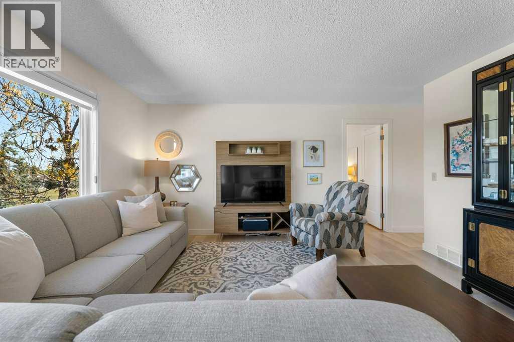 Single Family House for Sale in  Macewan Park Heights NW MacEwan Glen Calgary 