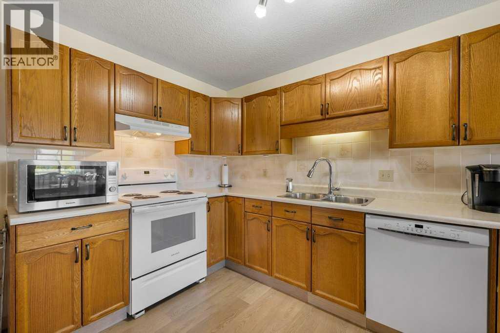 Single Family House for Sale in  Macewan Park Heights NW MacEwan Glen Calgary 