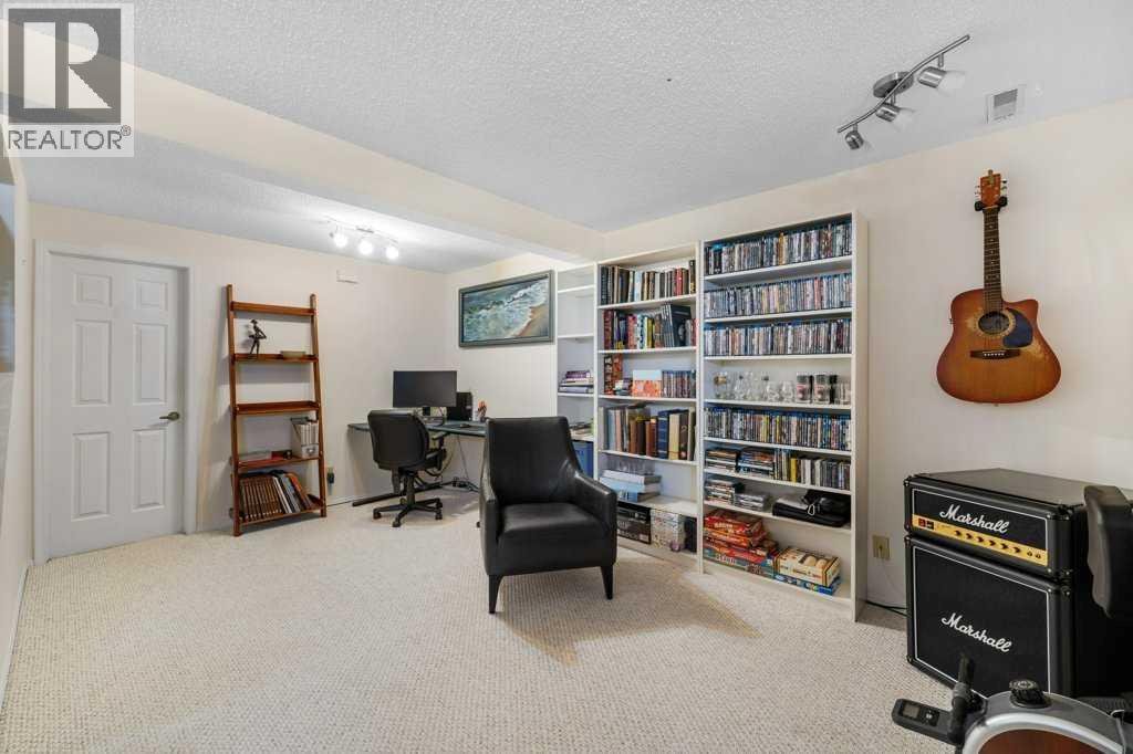 Single Family House for Sale in  Macewan Park Heights NW MacEwan Glen Calgary 