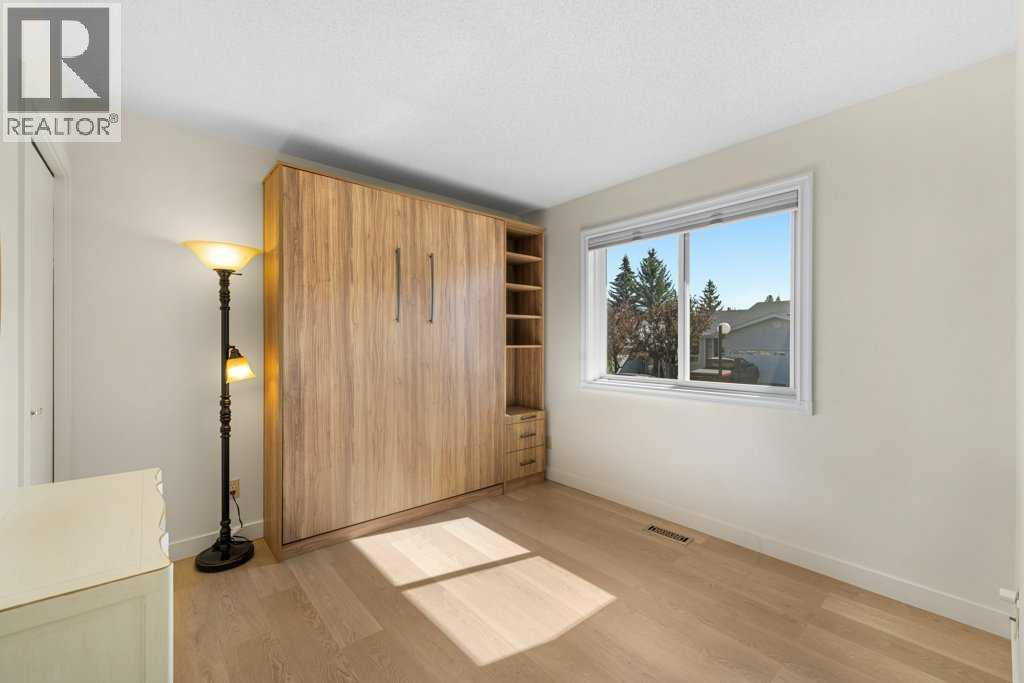 Single Family House for Sale in  Macewan Park Heights NW MacEwan Glen Calgary 