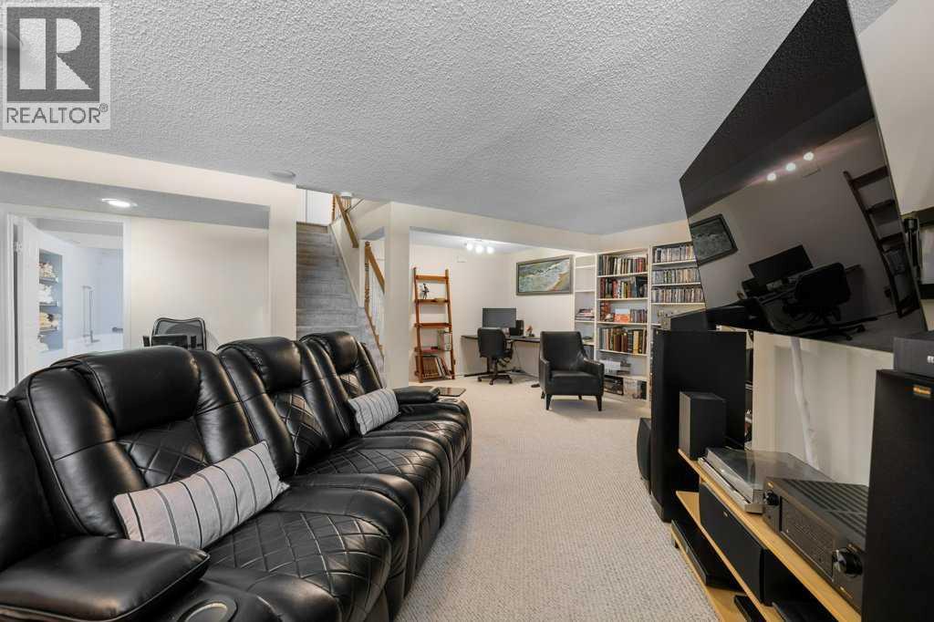 Single Family House for Sale in  Macewan Park Heights NW MacEwan Glen Calgary 