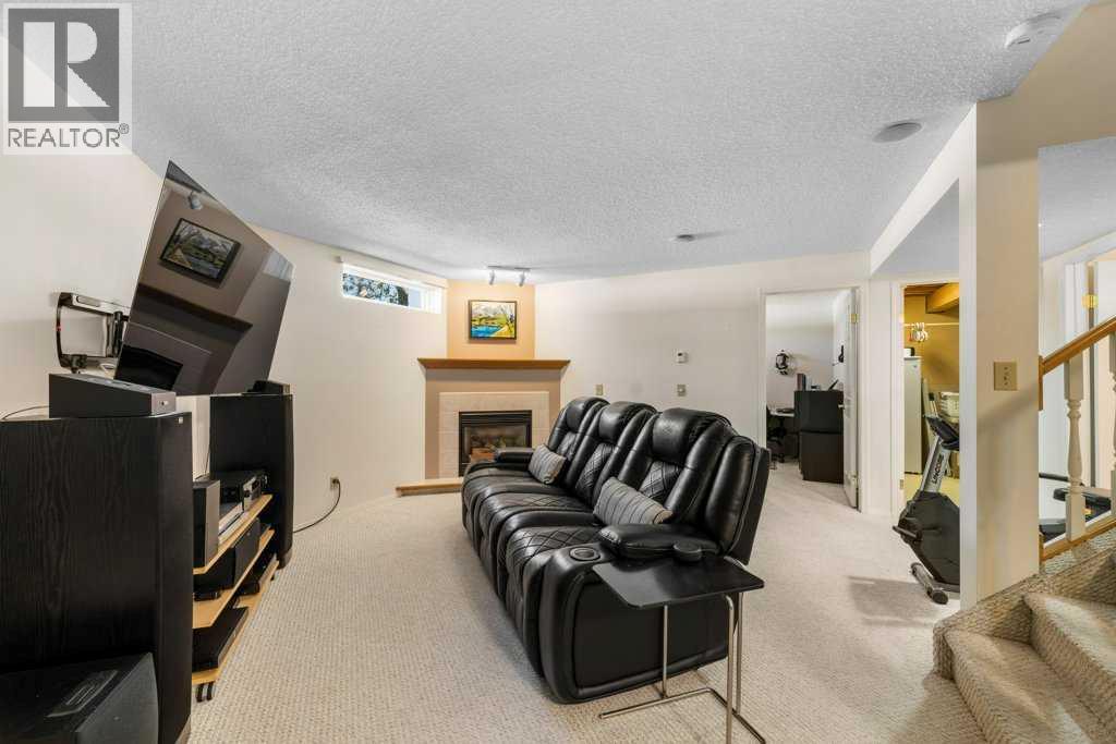 Single Family House for Sale in  Macewan Park Heights NW MacEwan Glen Calgary 