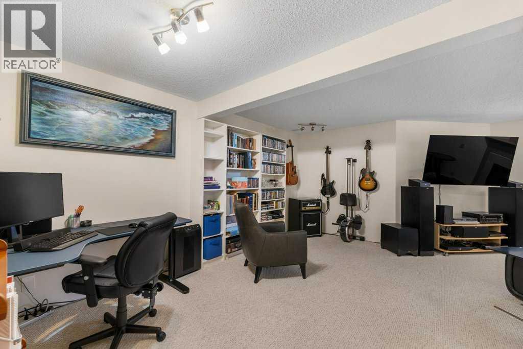 Single Family House for Sale in  Macewan Park Heights NW MacEwan Glen Calgary 