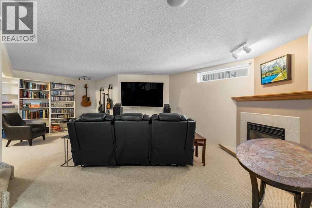 Single Family House for Sale in  Macewan Park Heights NW MacEwan Glen Calgary 