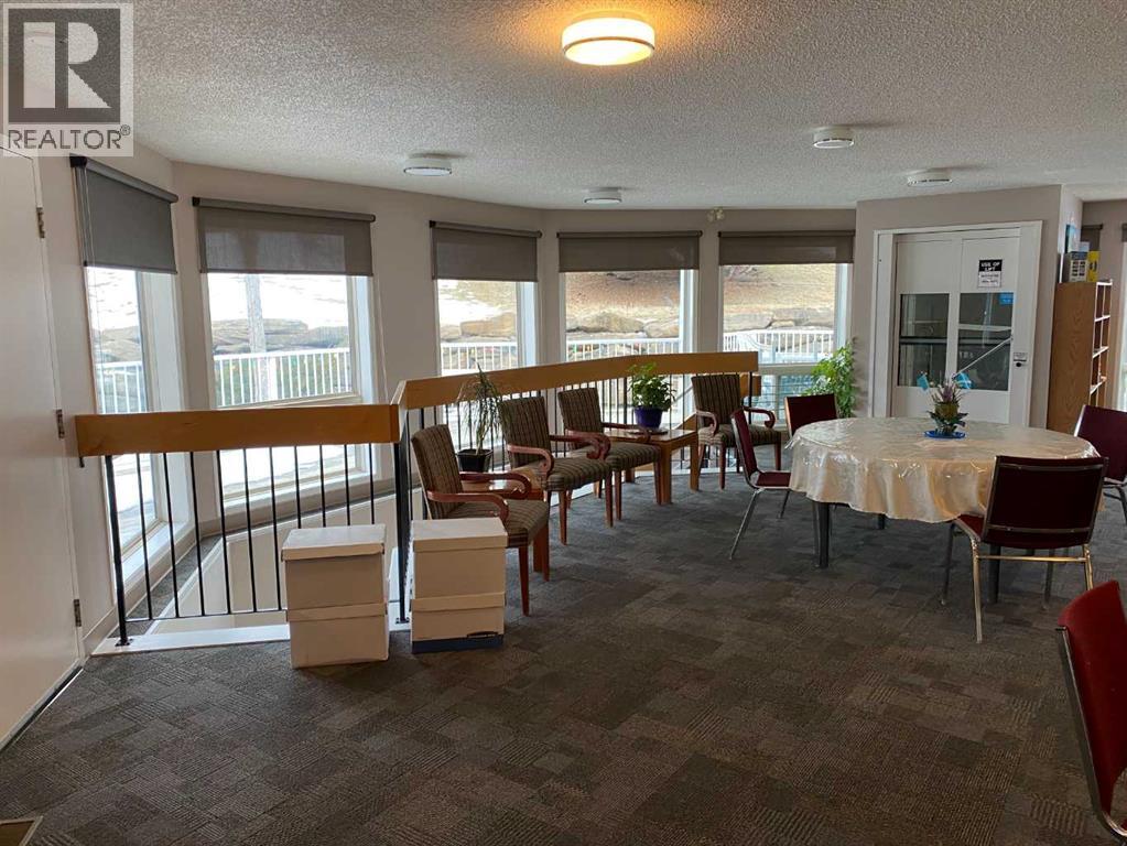 Single Family House for Sale in  Macewan Park Heights NW MacEwan Glen Calgary 