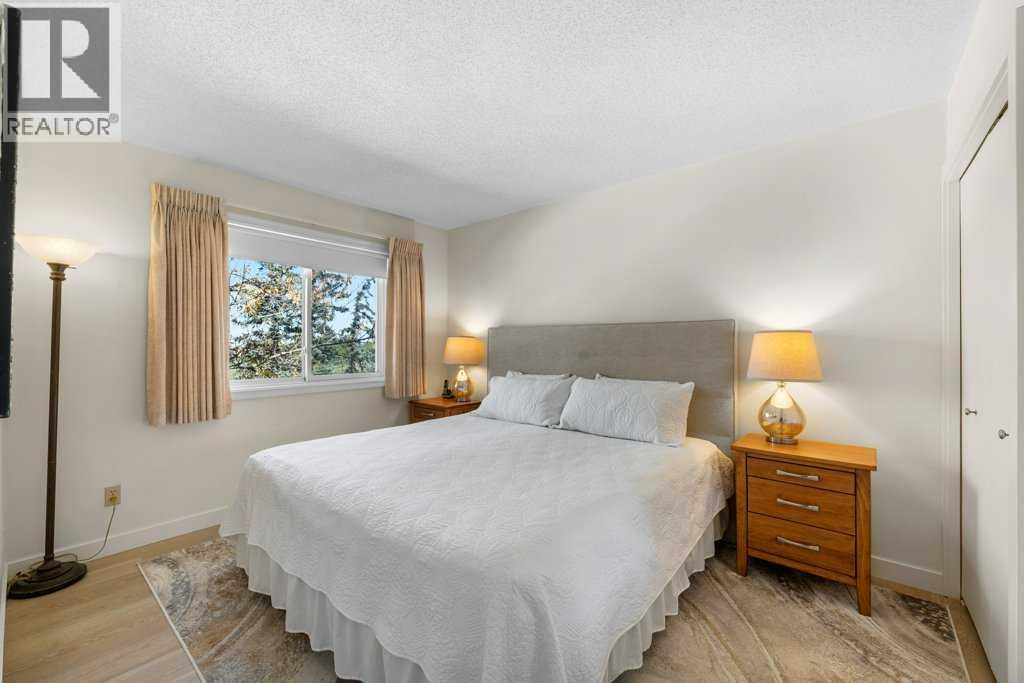 Single Family House for Sale in  Macewan Park Heights NW MacEwan Glen Calgary 